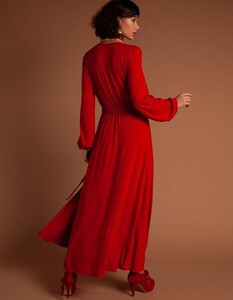 red_wrap_back_1.jpg