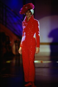 1360645436_versace-hc-fw-1993(4).jpg.ab086cf14578ac442fff7ba2be61a798.jpg