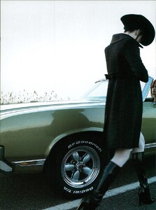 ARCHIVIO-VogueItalia(August2006)-OnTheRoad-003.thumb.jpg.dbf8f7ba4e0602e72739cee697752601.jpg