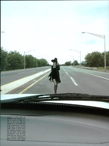 ARCHIVIO-VogueItalia(August2006)-OnTheRoad-012.thumb.jpg.194b011e0649a7275fdcc7829a517e7c.jpg