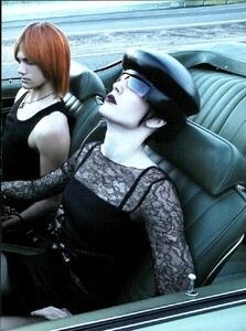ARCHIVIO-VogueItalia(August2006)-OnTheRoad-016.thumb.jpg.ed584283774ebfcdc49ede78dfe21ca0.jpg