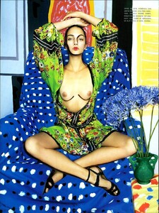 ARCHIVIO-VogueItalia(June2006)-ThePoeticAllure-005.thumb.jpg.0e5905d6ae2826220744fd37bf2dddfd.jpg