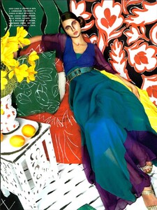 ARCHIVIO-VogueItalia(June2006)-ThePoeticAllure-008.thumb.jpg.66f0771db624fd2d2f9b09357bdd5865.jpg