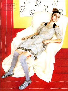 ARCHIVIO-VogueItalia(June2006)-ThePoeticAllure-012.thumb.jpg.144ebac7ce1dd4396493d4bfaa4ceffe.jpg