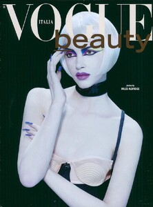 ARCHIVIO-VogueItalia(March2007)-Beauty-001.thumb.jpg.71560f009ed0be96032639db40b9ffb8.jpg