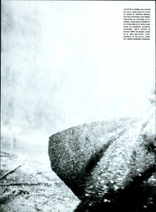 ARCHIVIO-VogueItalia(November2006)-ADramaticLook-005.thumb.jpg.d6cb2fb1f559192f67c295967bcee8e0.jpg