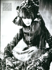 ARCHIVIO-VogueItalia(November2006)-ADramaticLook-008.thumb.jpg.f9af005d15c33582ac68b094a9319cdf.jpg
