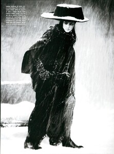 ARCHIVIO-VogueItalia(November2006)-ADramaticLook-010.thumb.jpg.d12abf0c225dec653adc6e13bba26b22.jpg