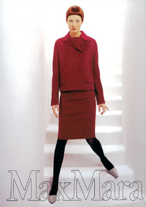 Avedon_Max_Mara_Fall_Winter_1998_99_04.thumb.png.33215a07e52763ed3fb37242113cbda3.png