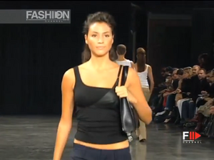 BIKKEMBERGSFullShowSpringSummer2002MilanbyFashionChannel(480p_25fps_H264-128kbit_AAC).thumb.png.bb25638d3f1e70ddf30e185b61a2ac66.png