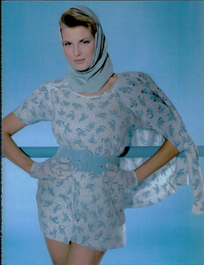 Barbieri_Blumarine_Spring_Summer_1985_20.thumb.png.5692541f30e79f4ea5eda30194656810.png