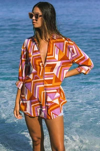 Beach-Shirt-In-Disco-Geo_0379.webp