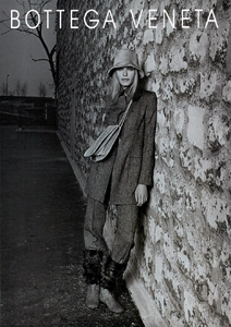 Bottega_Veneta_Fall_Winter_1998_99_03.thumb.png.b29d152fe0bcef129a8389dd33106a53.png