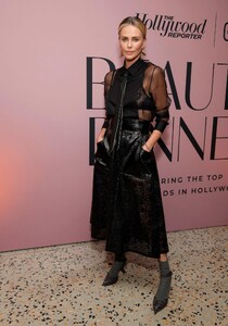 HollywoodReporterBeautyDinner2023(4).thumb.jpg.901043c6d008d334cbb7b9aac3c52fd3.jpg