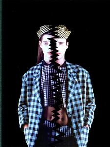 Jean_Paul_Gaultier_Spring_Summer_1985_02.thumb.png.764c8990f6bfce4e532e6666a1f484bc.png