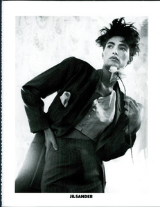 Lindbergh_Jil_Sander_Spring_Summer_1985_04.thumb.png.b7f82f93125945e2a0309096b96b0d42.png