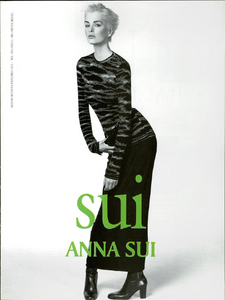 Meisel_Anna_Sui_Fall_Winter_1996_97_01.thumb.png.d6edff1ab730fe25e9abfe3932bc5b72.png