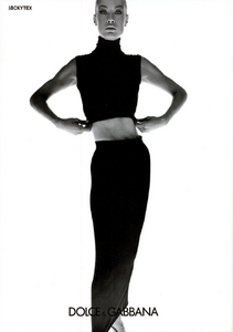 Meisel_Dolce__Gabbana_Fall_Winter_1998_99_09.thumb.png.747ccff9ee6a151831c94b2d6d22ec93.png