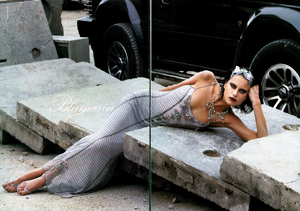 Newton_Blumarine_Fall_Winter_1998_99_03.thumb.png.524dd3d9cf1782e25f0c1fd26a922295.png