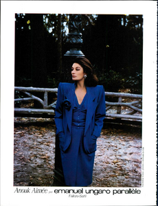 Newton_Emanuel_Ungaro_Parallele_Spring_Summer_1985_04.thumb.png.4cee429a156f139cae880108550ffd75.png