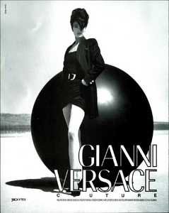 Ritts_Versace_Fall_Winter_1990_91_01.thumb.png.adfcadbab78aaae114528d5ffd041cf8.png