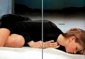 Schoerner_Prada_Fall_Winter_1998_99_01.thumb.png.a24fff992cd8366a34b8df9941d58ce1.png