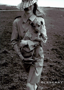 Testino_Burberry_Fall_Winter_1998_99_02.thumb.png.4a1e7c1da0b693af3b772417b916c690.png
