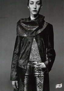 Testino_Roberto_Cavalli_Fall_Winter_1998_99_02.thumb.png.89e9933fa6224c168ec5bf63613397cf.png
