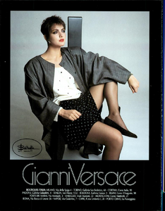 Versace_Spring_Summer_1985_05.thumb.png.ad8360156b04f35b833c9163d6e63140.png