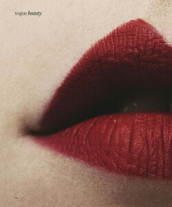 VogueAustralia-October2022-118.thumb.jpg.74aed97d568a6fad1e5b4ec067bfb5b3.jpg