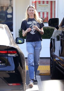 behati-prinsloo-out-for-coffee-in-santa-barbara-10-08-2023-0.jpg