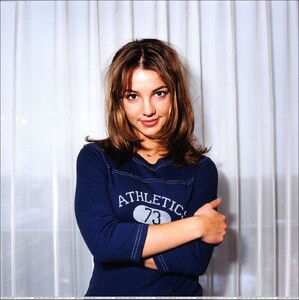 britney-spears-photoshoot-1998-cs-1.thumb.jpg.8286e62b121d34ff5bc66b5eedc70ff8.jpg