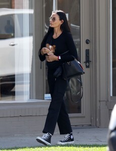 demi-moore-out-with-her-dog-pilaf-in-los-angeles-10-09-2023-0.jpg
