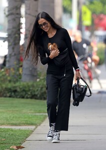 demi-moore-out-with-her-dog-pilaf-in-los-angeles-10-09-2023-6.jpg