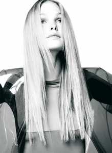 erin-heatherton-by-nagi-sakai-for-harper_s-bazaar-spain-june-2011d.thumb.png.280672472527bf162ac689999f3b20f8.png