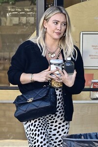 hilary-duff-out-shopping-in-los-angeles-10-06-2023-0.jpg