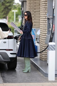 kendall-jenner-at-a-gas-station-in-calabasas-10-25-2023-2.jpg