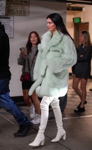 kendall-jenner-out-for-dinner-at-sushi-park-in-los-angeles-10-27-2023-3.jpg