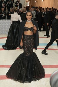 kerry-washington-at-2023-met-gala-celebrating-karl-lagerfeld-a-line-of-beauty-in-new-york-05-01-2023-1.jpg