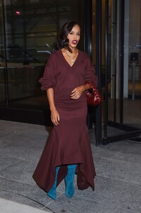 kerry-washington-leaves-watch-what-happens-live-in-new-york-09-25-2023-3.jpg