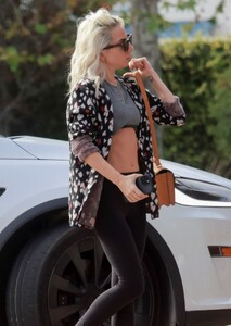lady-gaga-out-shopping-in-malibu-05-17-2023-6.jpg