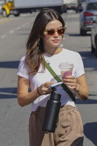 lucy-hale-out-in-los-angeles-10-18-2023-3.jpg