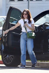 lucy-hale-out-in-studio-city-10-14-2023-5.jpg
