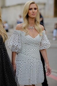 paris-and-nicky-hilton-arrives-at-zimmermann-spring-summer-2024-show-in-paris-10-02-2023-5.jpg