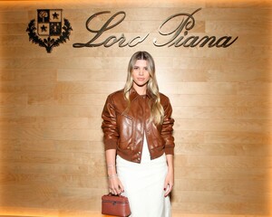 sofia-richie-at-loro-piana-cocooning-collection-launch-in-malibu-10-10-2023-0.jpg