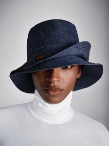 the-double-bucket-hat-1669378102.thumb.jpg.6814e2c55bb756c03237809dca7fa41f.jpg