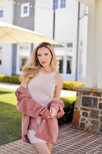 [2023.11.20] f4 402025928_909406593879797_1081252845055089164_n.jpg