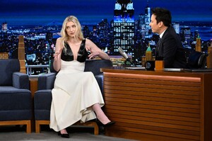 399296013_elizabeth-debicki-tonight-show-08.jpg