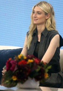 399598235_elizabeth-debicki-4.jpg