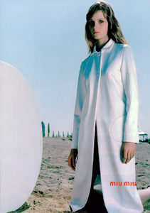Akehurst_Miu_Miu_Fall_Winter_1998_99_01.thumb.png.76b33a6ca86dcee52941dad64ecc6db7.png
